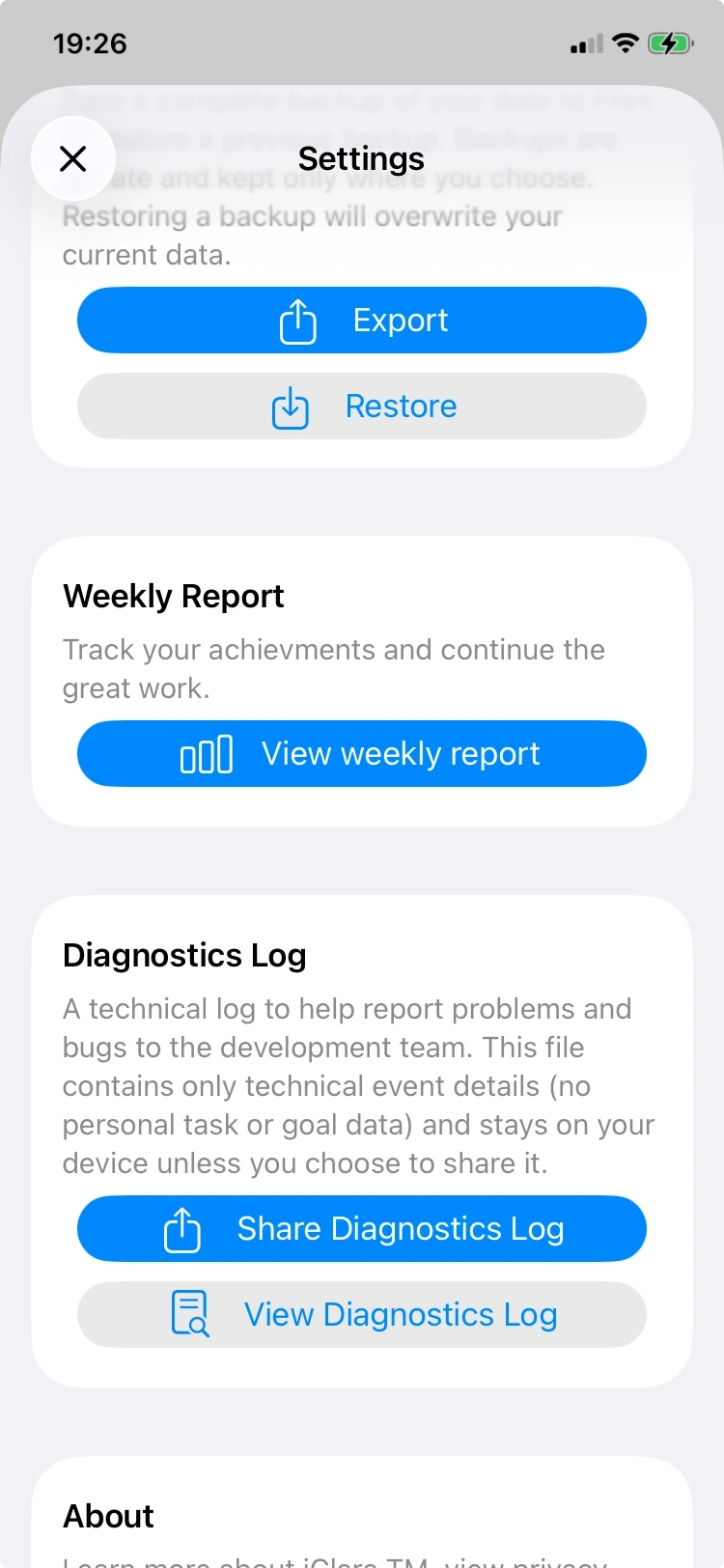 Settings view showing Weekly Report controls and haptics toggle